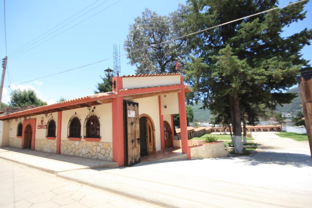 Hotel Santo Tomas Mexico Сан-Кристобаль-де-Ла-Касас Экстерьер фото